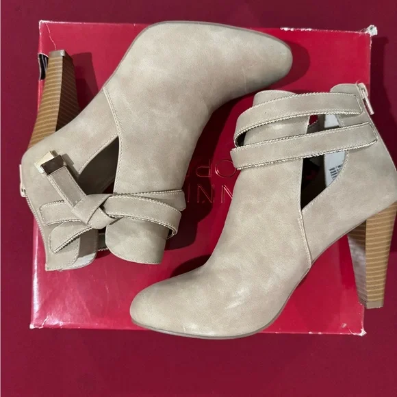 Jennifer Lopez Taupe Cutout Strappy High Heel Ankle Boots - Picture 2 of 11